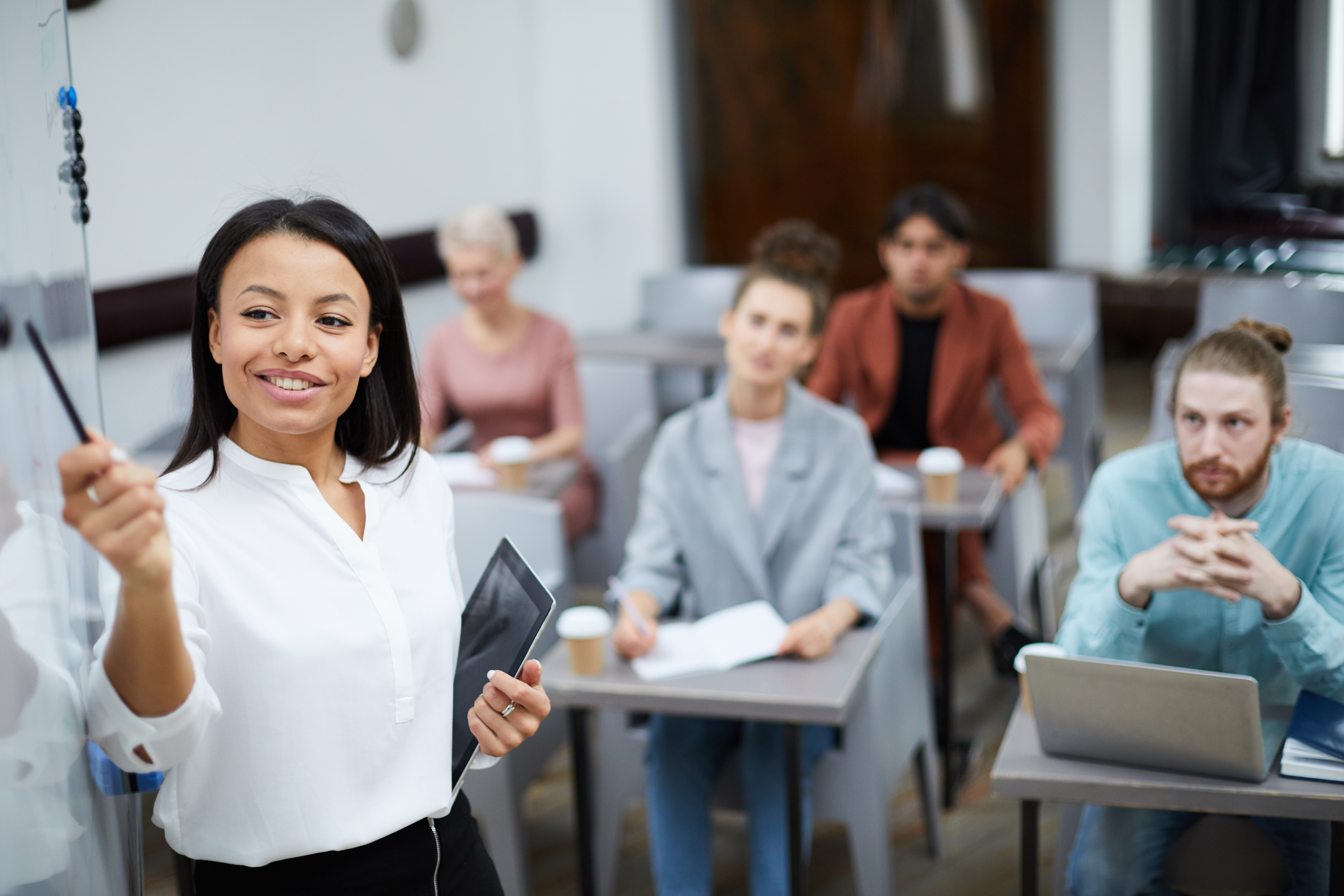 Класс копи. Thinking presenter at Training. Listening class. Speakerpost. Skills developed while presenting.